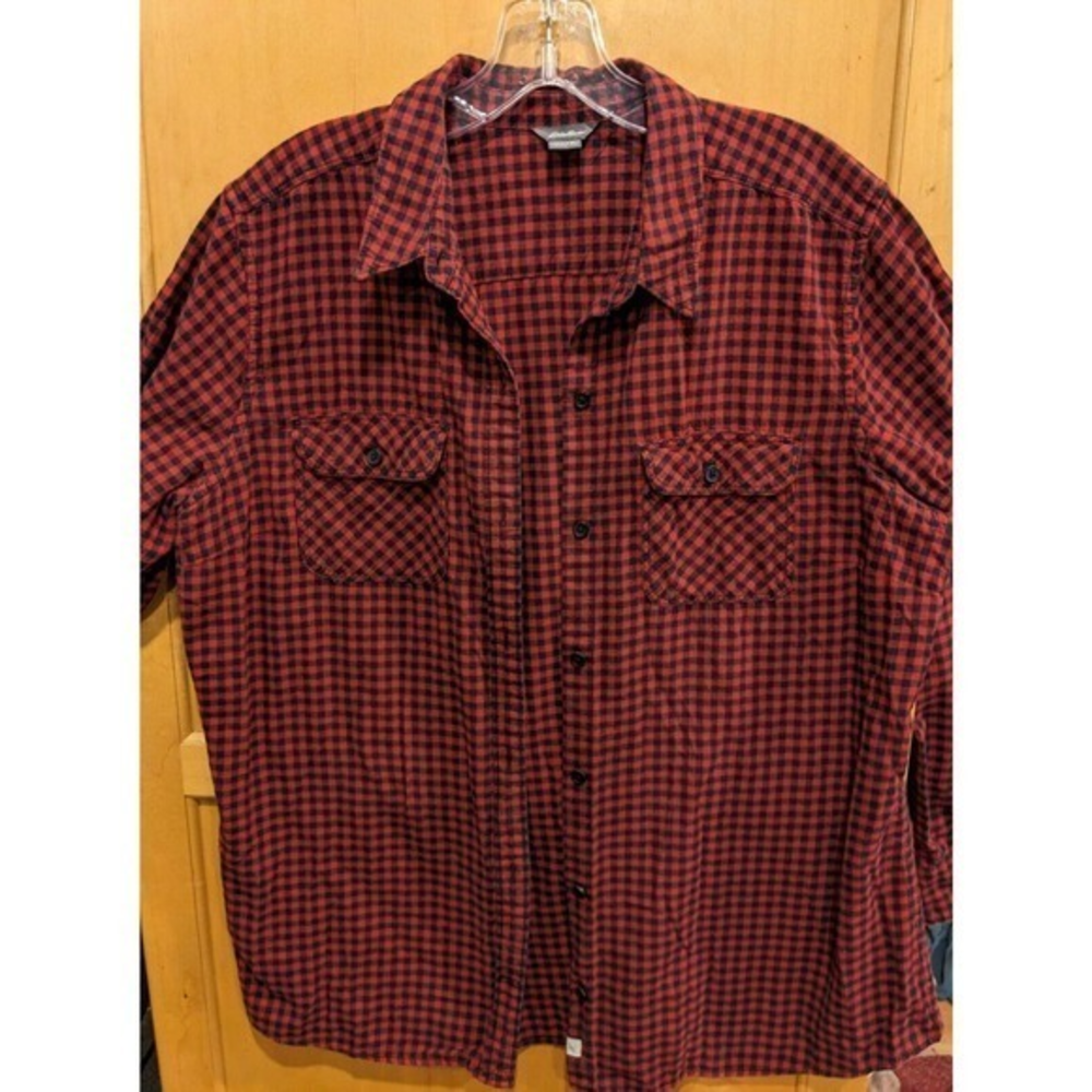 Eddie Bauer Women's XL Plaid Button Up Light Flannel Long Sleeve Shirt Red black